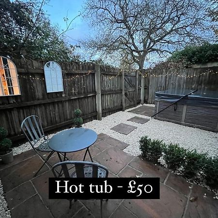 The Hideaway, Hot Tub Apartment Henley-in-Arden Exterior photo